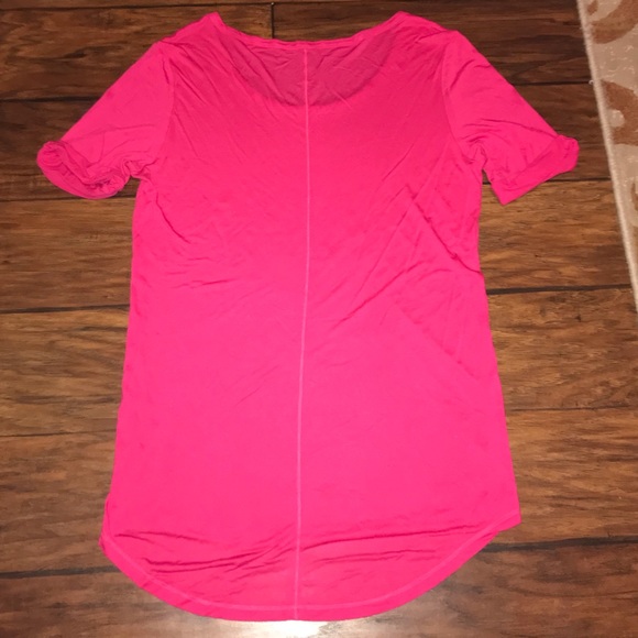 NWOT Victoria Secret Supermodel Essentials Tee - Picture 2 of 6